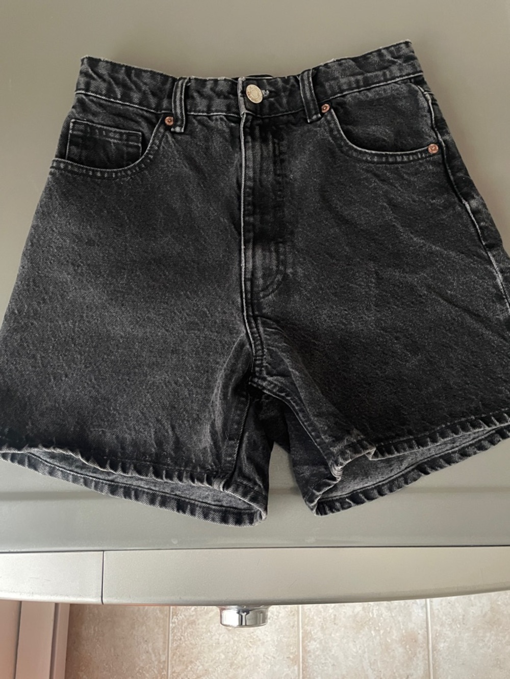 Zara mom shorts in washed out black
